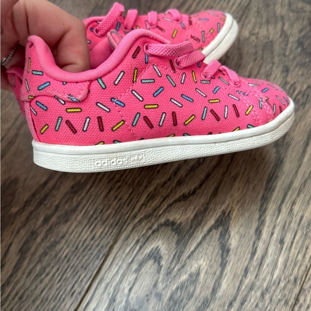 adidas Kids Pink Sprinkle Sneakers slimpsons size 7 toddler EUC
